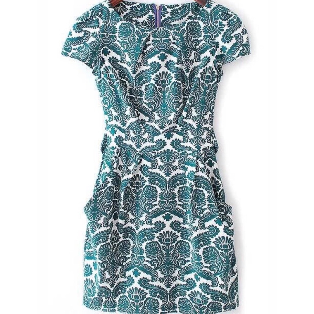 Green short sleeve dress
